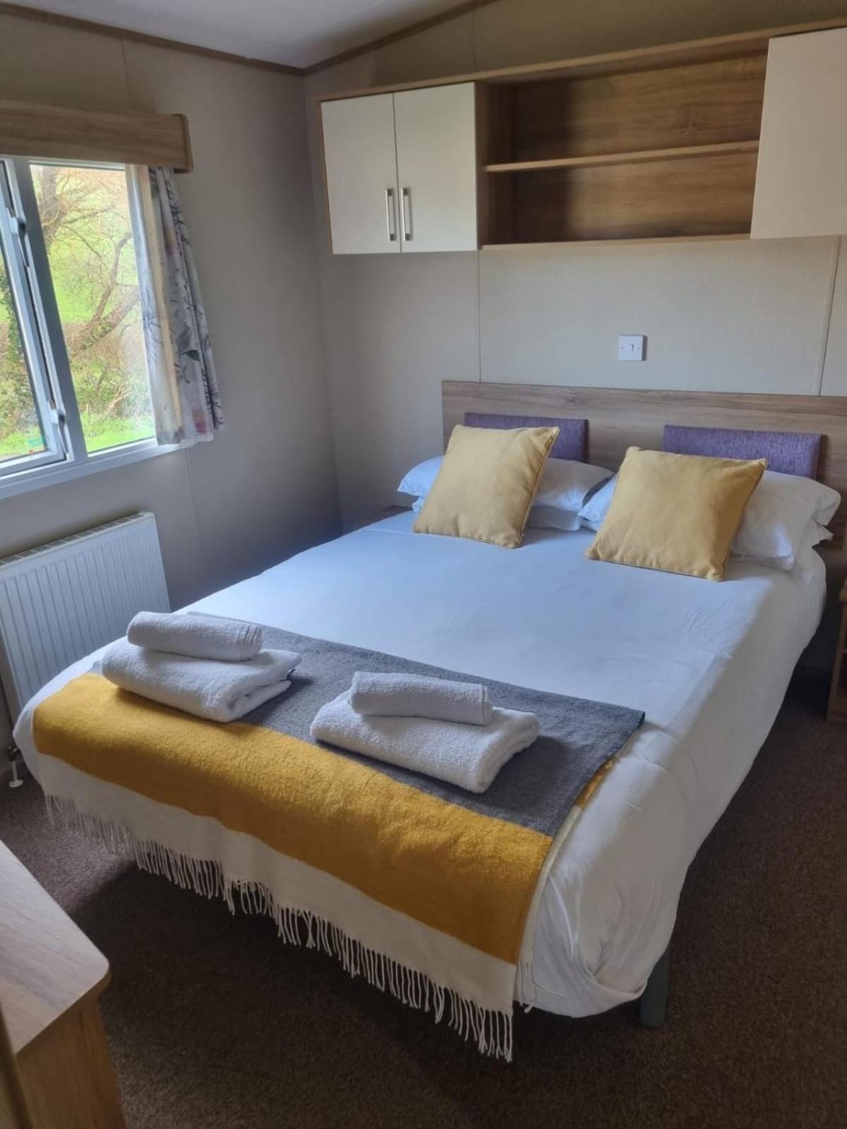 Newquay Bay Porth Caravan - 6 Berth ภายนอก รูปภาพ