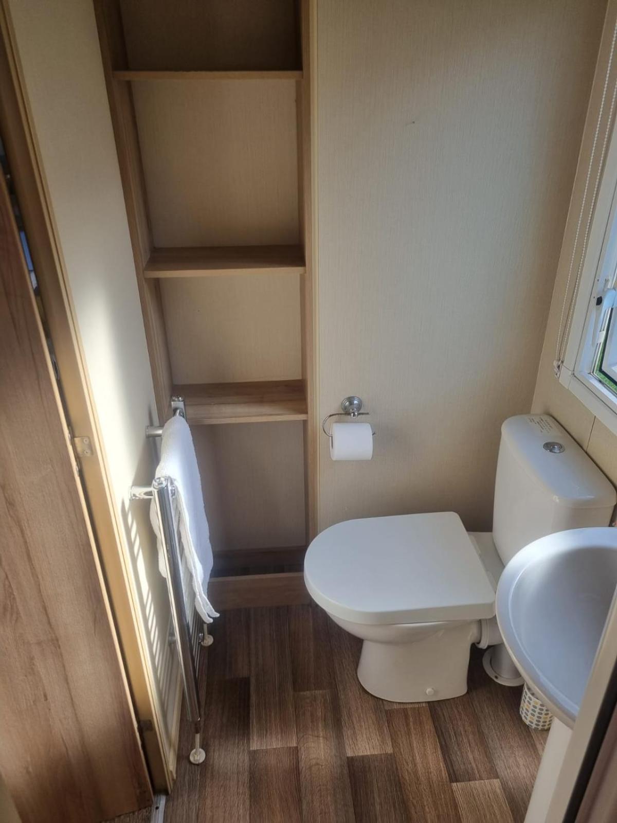 Newquay Bay Porth Caravan - 6 Berth ภายนอก รูปภาพ