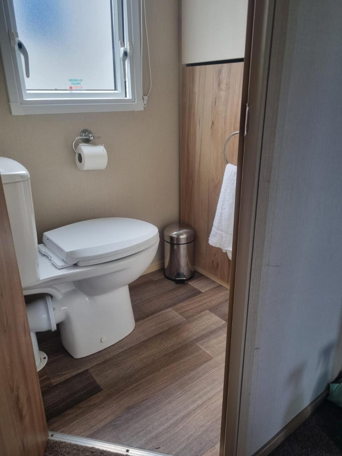 Newquay Bay Porth Caravan - 6 Berth ภายนอก รูปภาพ